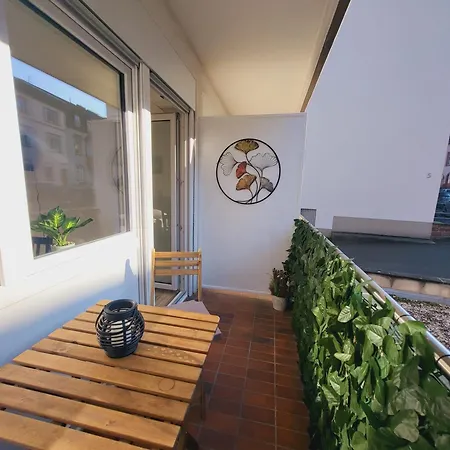 Zentrales Mit Balkon Und Parkplatz *