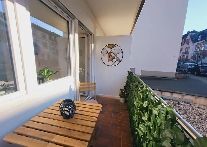 Zentrales Mit Balkon Und Parkplatz *