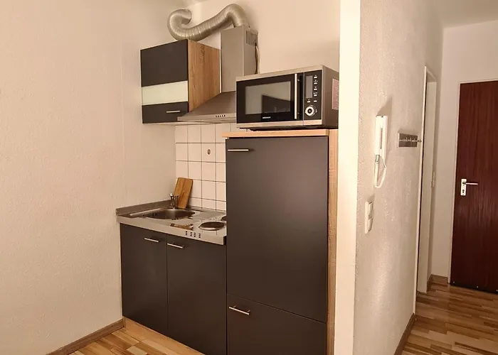 Zentrales Mit Balkon Und Parkplatz Apartment *